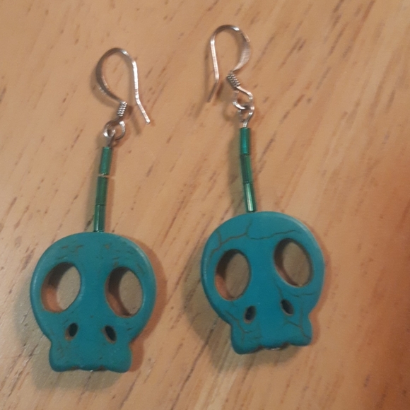 Earrings - Picture 2 of 3